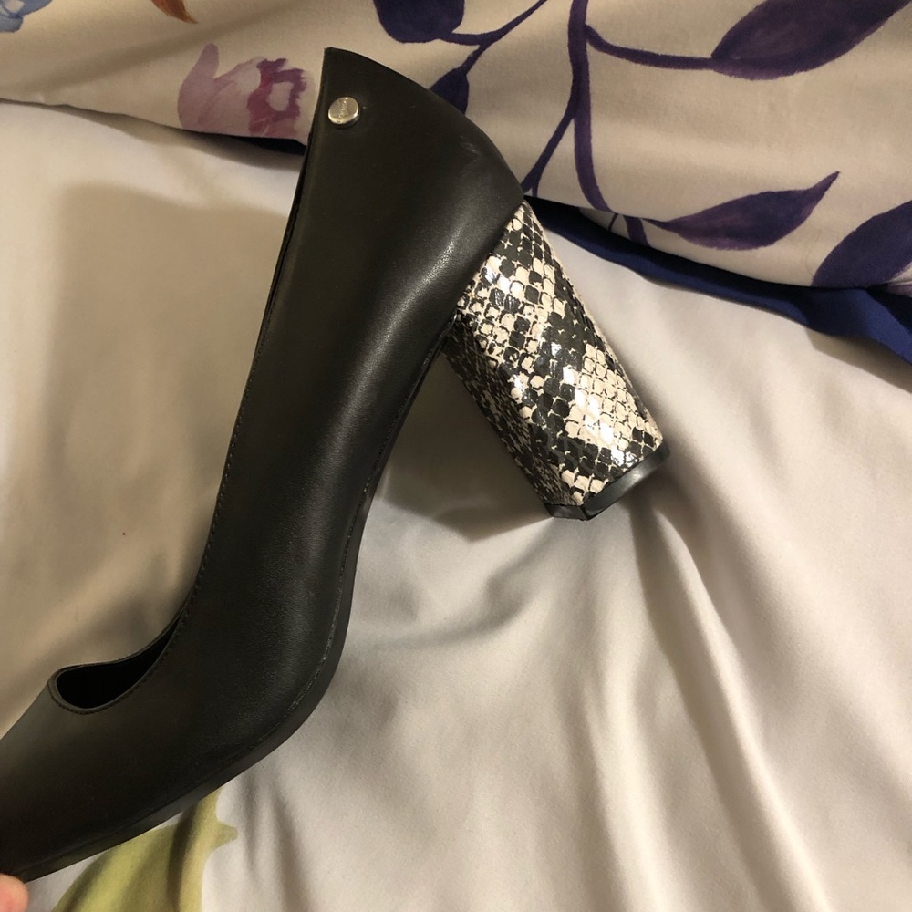 Black Pump with Snakeskin Block Heel